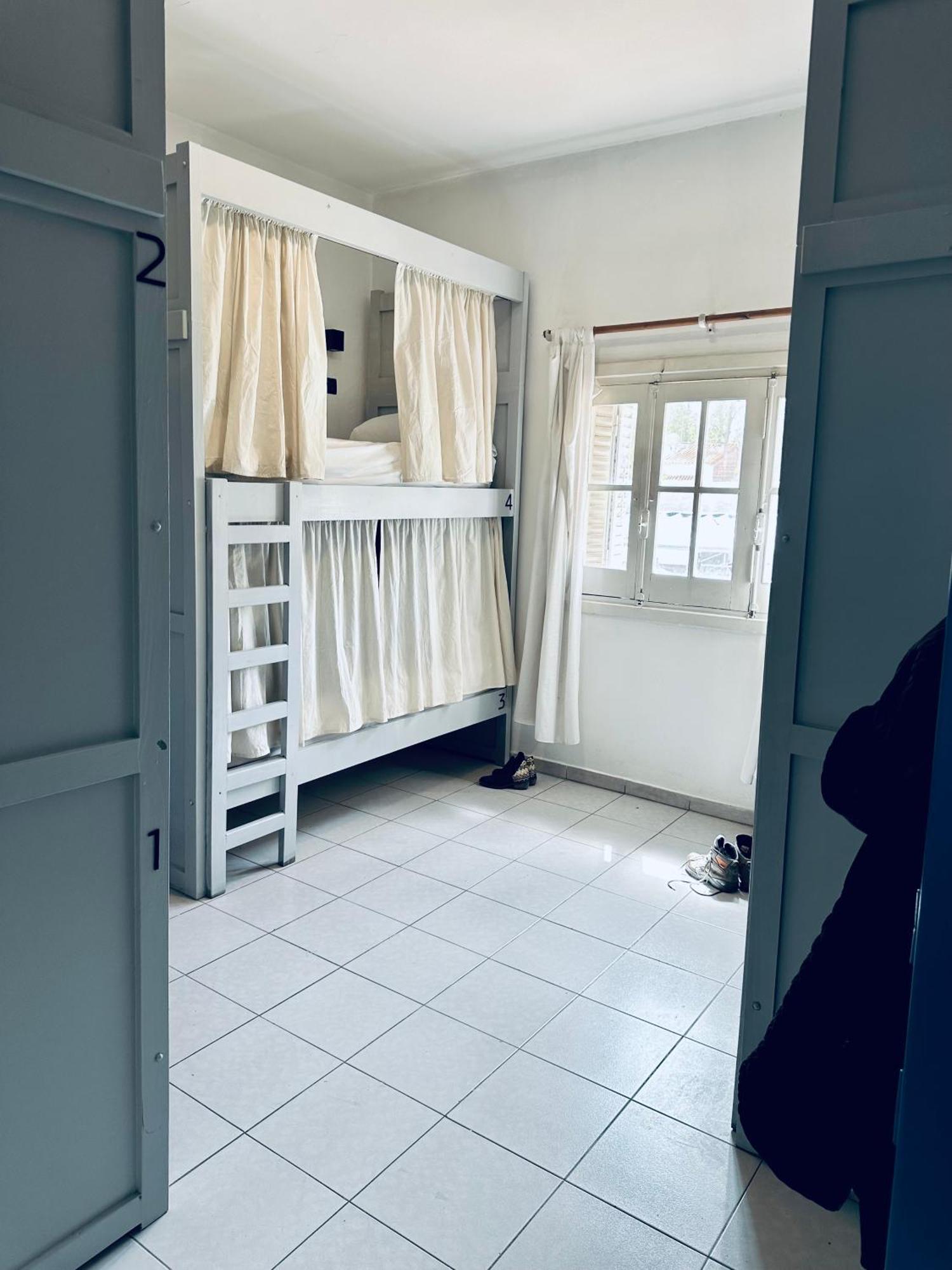 Gorilla Hostel Mendoza Oda fotoğraf